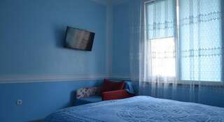 Гостевой дом Zemfira Ялта Классический трехместный номер-11